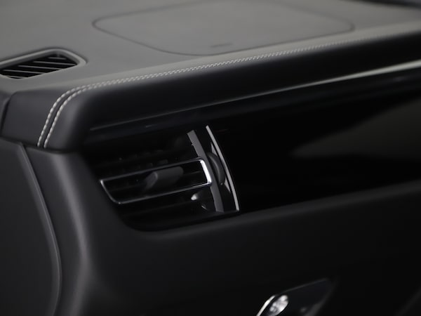 Used Porsche Macan 2025 for sale - 75474146: Photo 45