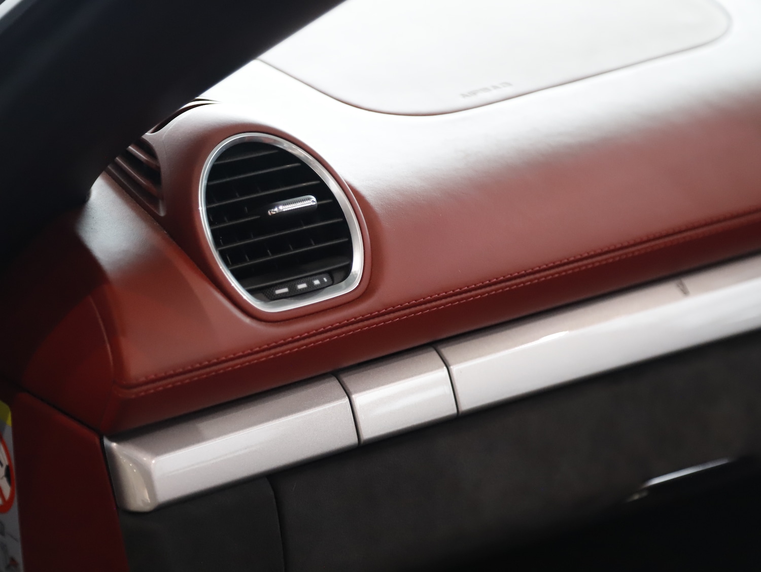 Used Porsche 718 Spyder 2019 for sale - 77463307: Photo 16