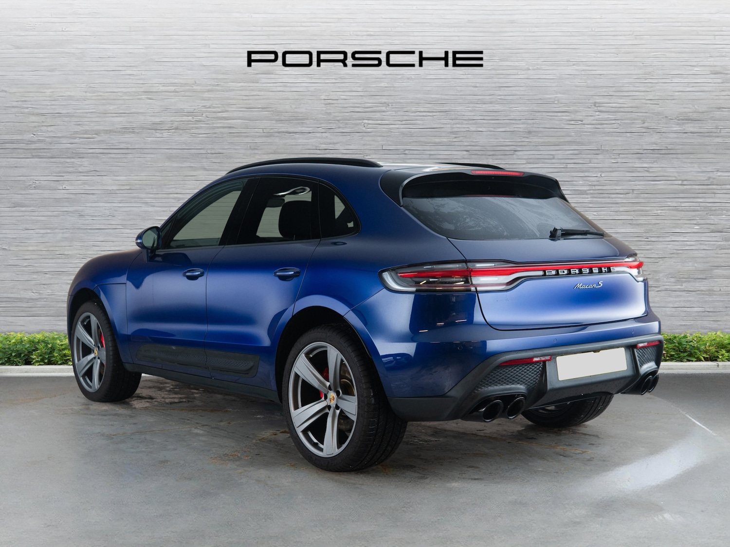 Used Porsche Macan 2023 for sale - 78044910: Photo 2