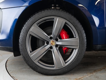 Used Porsche Macan 2023 for sale - 78044910: Photo