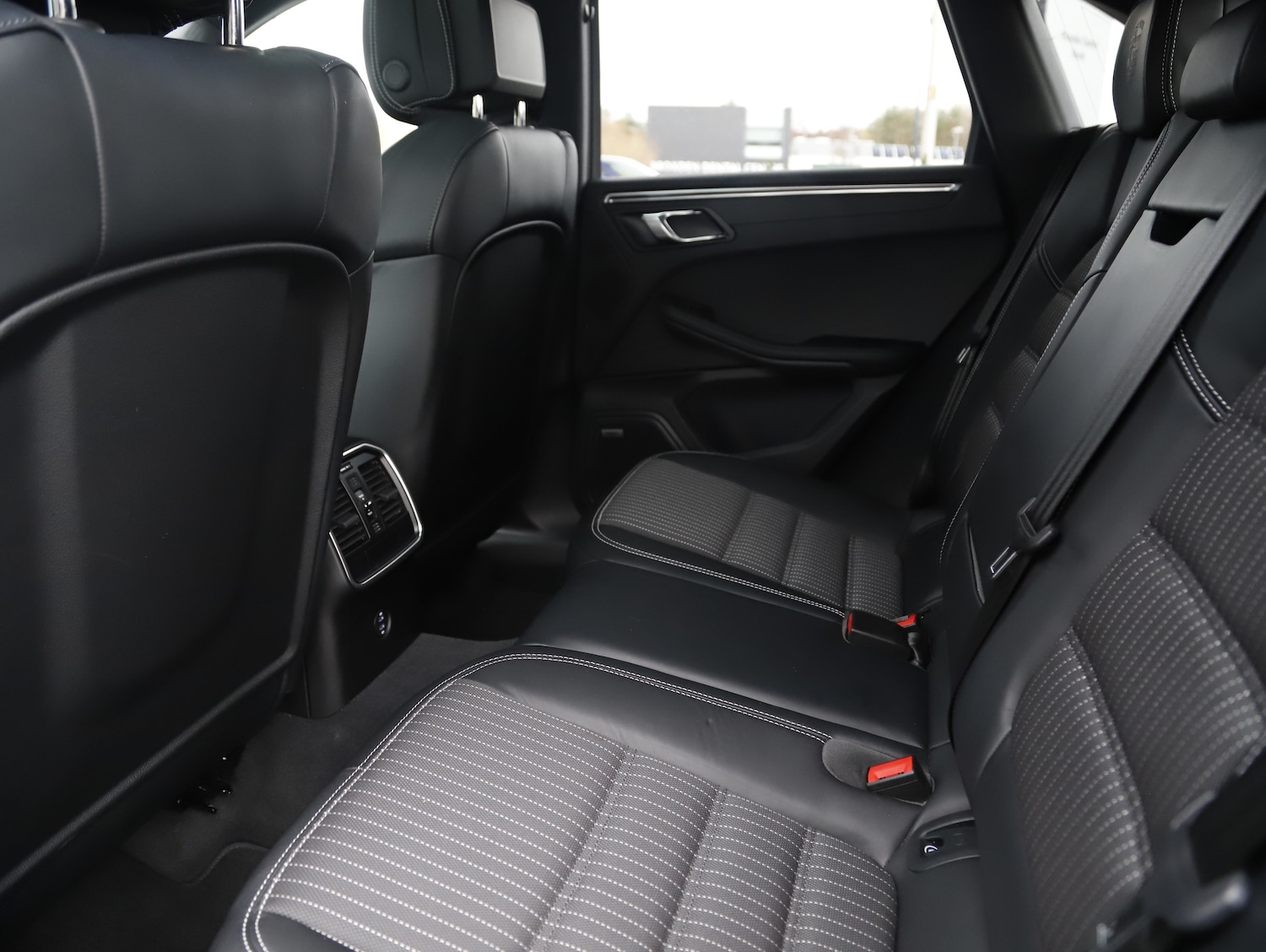 Used Porsche Macan 2024 for sale - 77836185: Photo 19