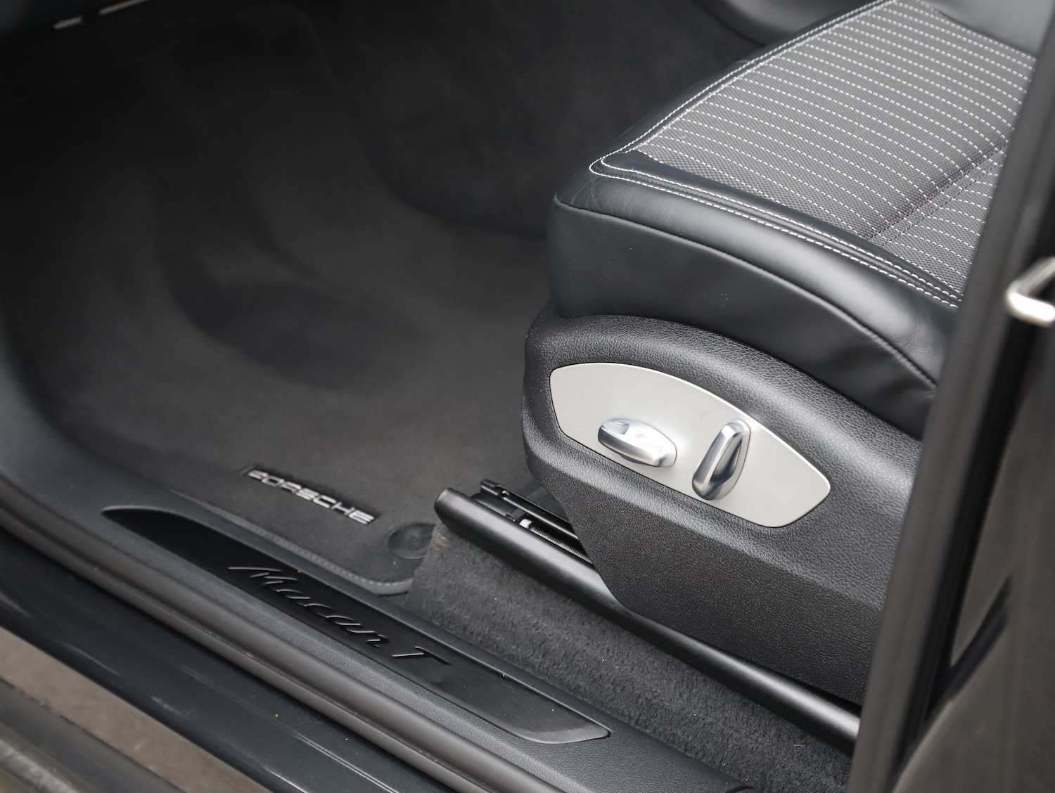 Used Porsche Macan 2024 for sale - 77836185: Photo 22