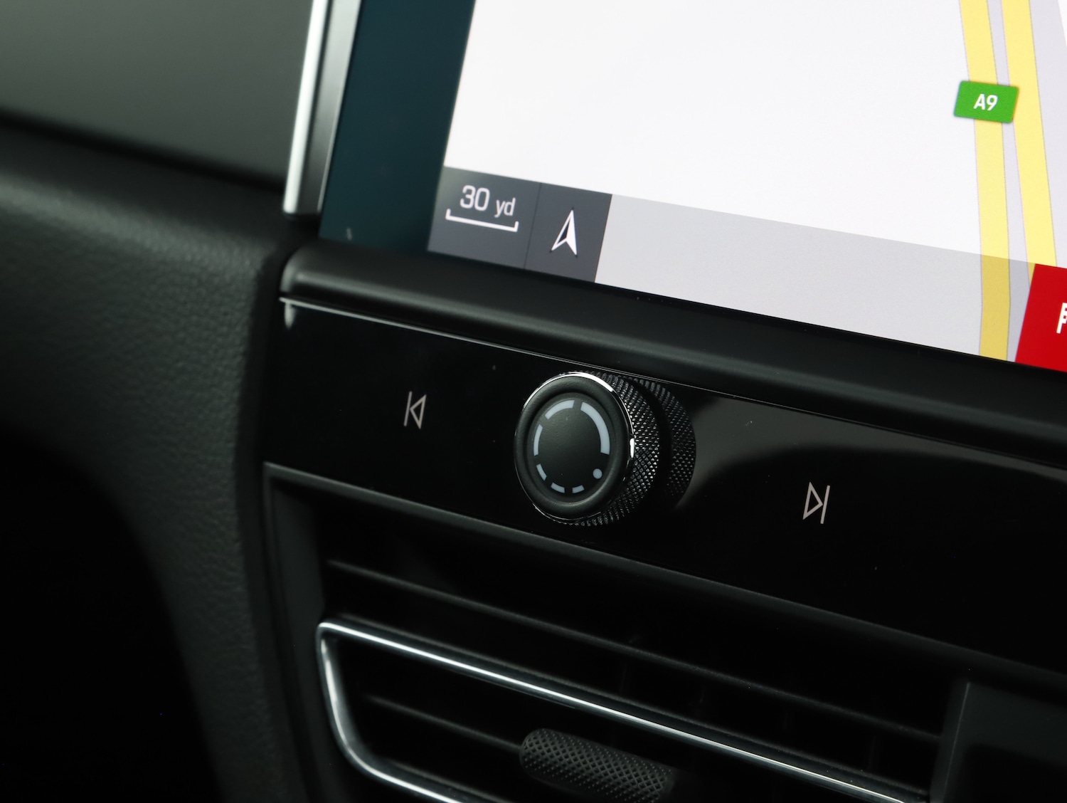 Used Porsche Macan 2024 for sale - 77836185: Photo 43