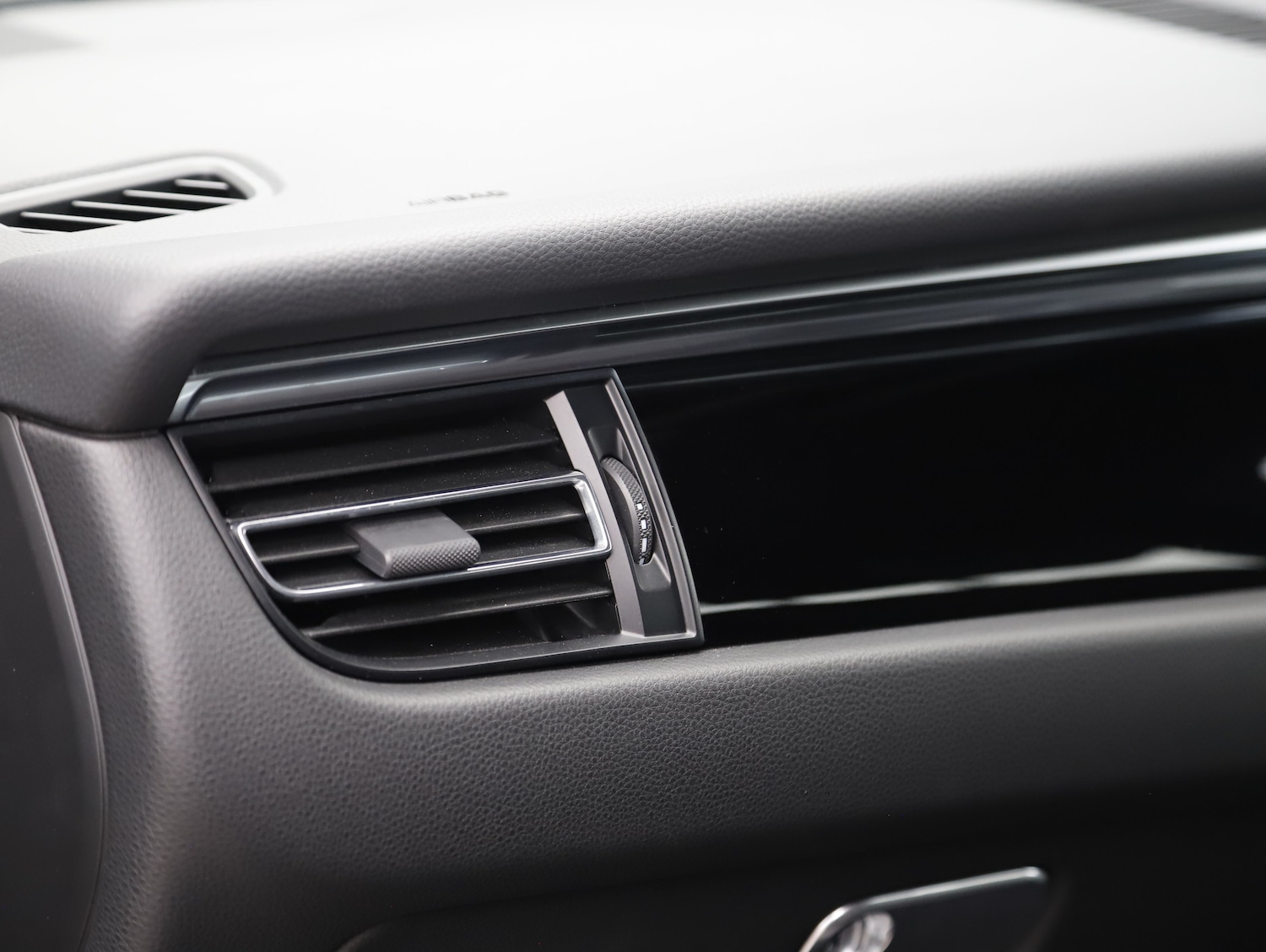 Used Porsche Macan 1969 for sale - 78016363: Photo 20