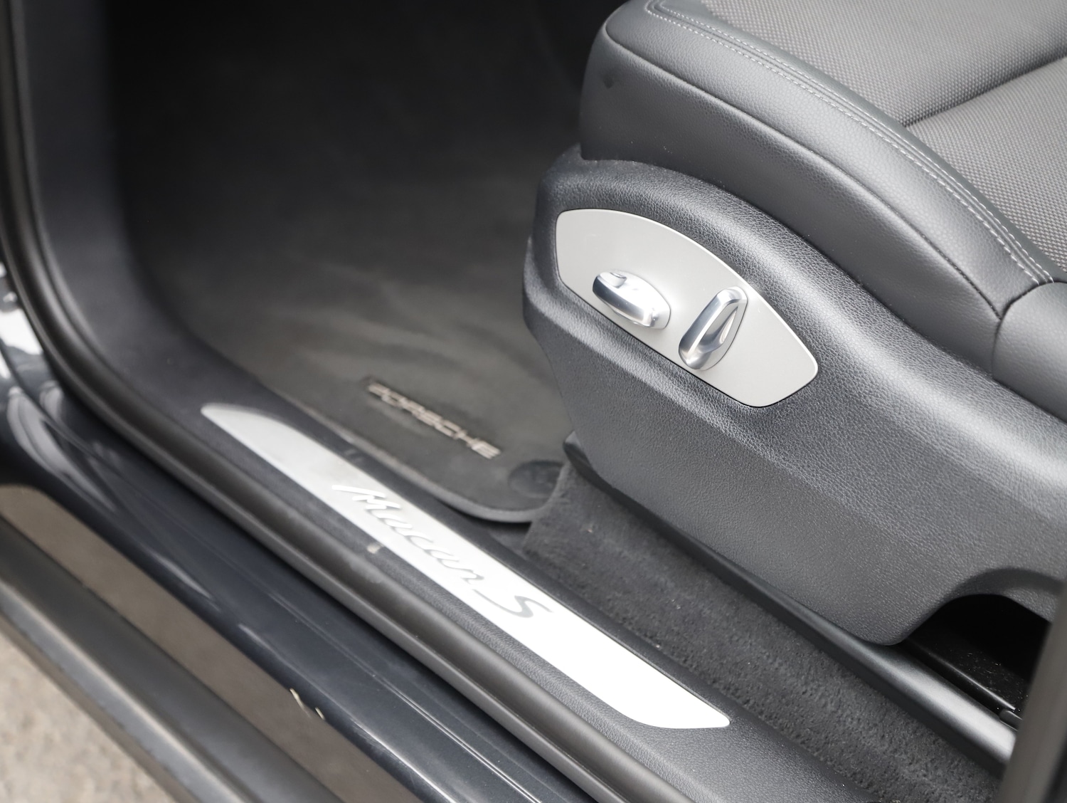 Used Porsche Macan 1969 for sale - 78016363: Photo 21