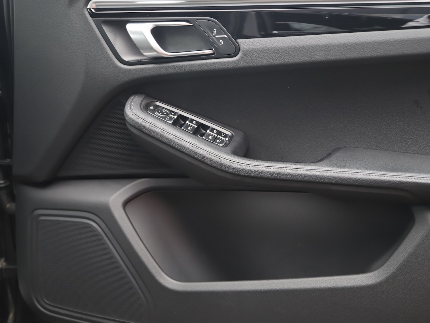 Used Porsche Macan 1969 for sale - 78016363: Photo 26