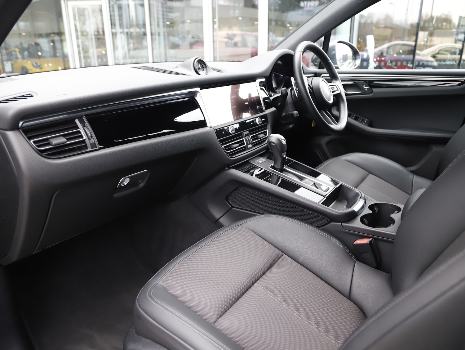 Used Porsche Macan 1969 for sale - 78016363: Photo 4