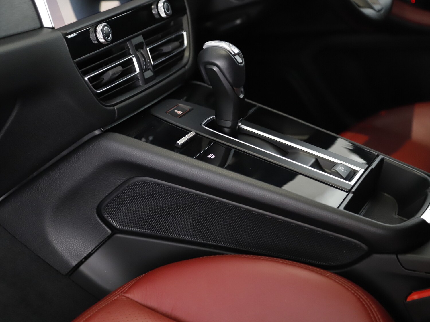 Used Porsche Macan 2022 for sale - 76344984: Photo 11