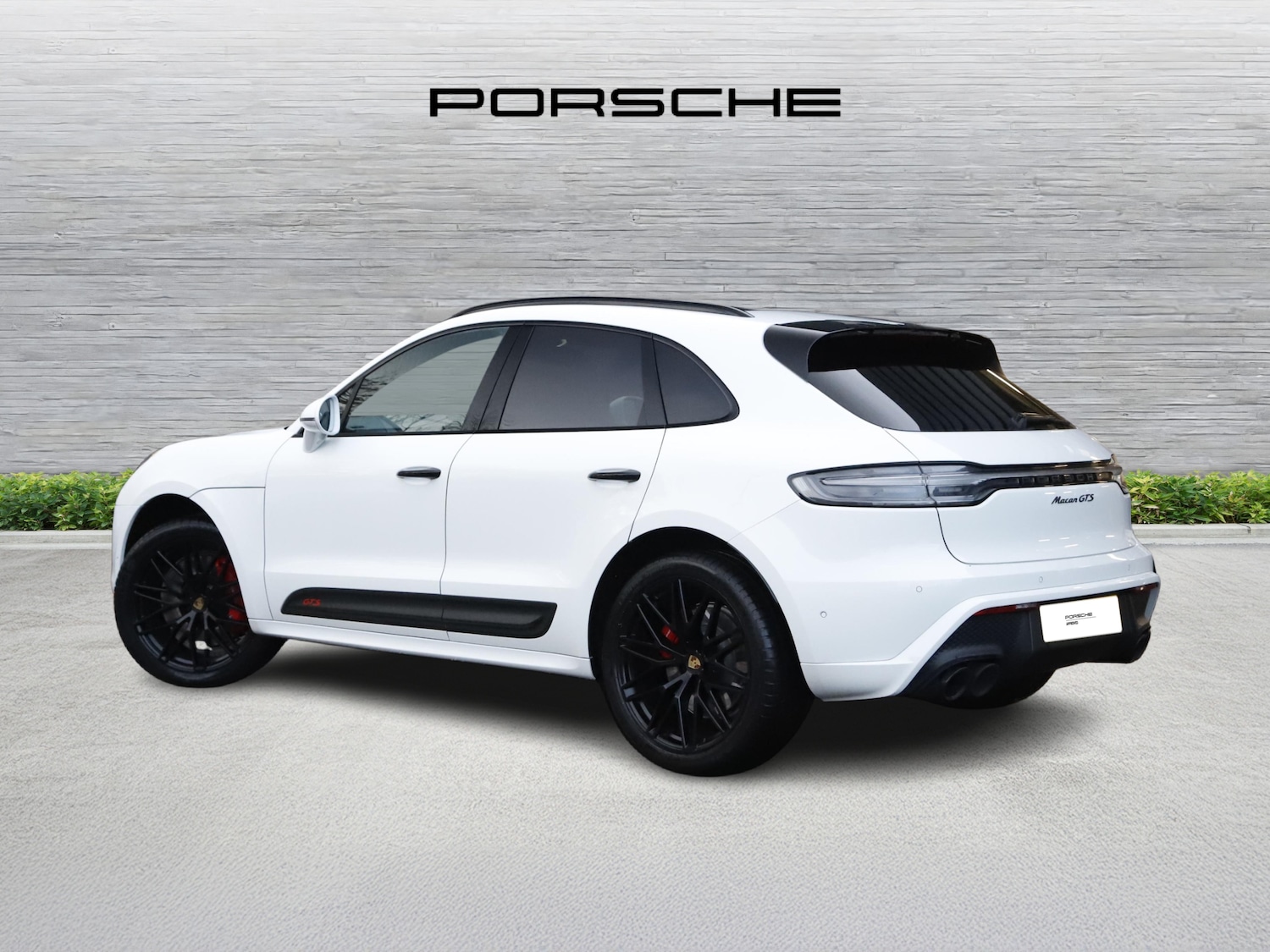 Used Porsche Macan 2022 for sale - 76344984: Photo 2