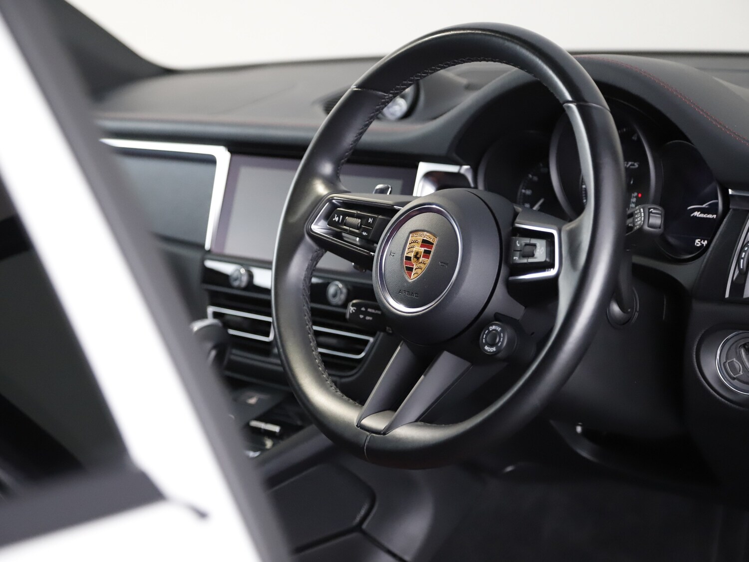 Used Porsche Macan 2022 for sale - 76344984: Photo 37