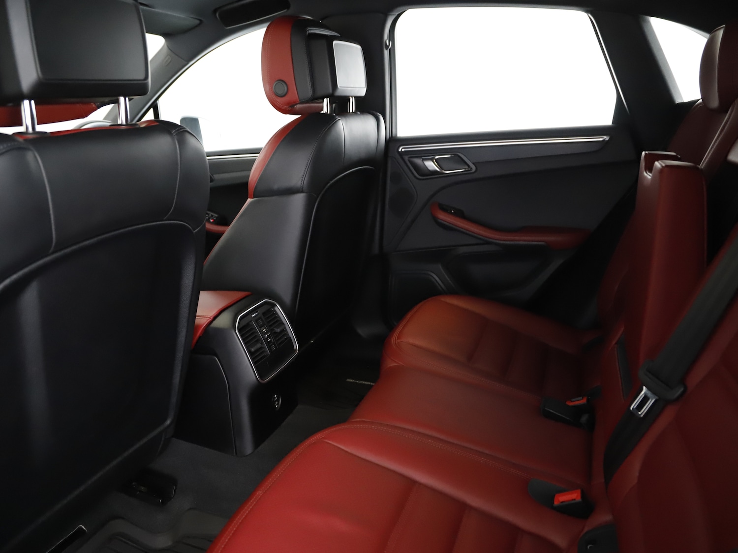 Used Porsche Macan 2022 for sale - 76344984: Photo 42