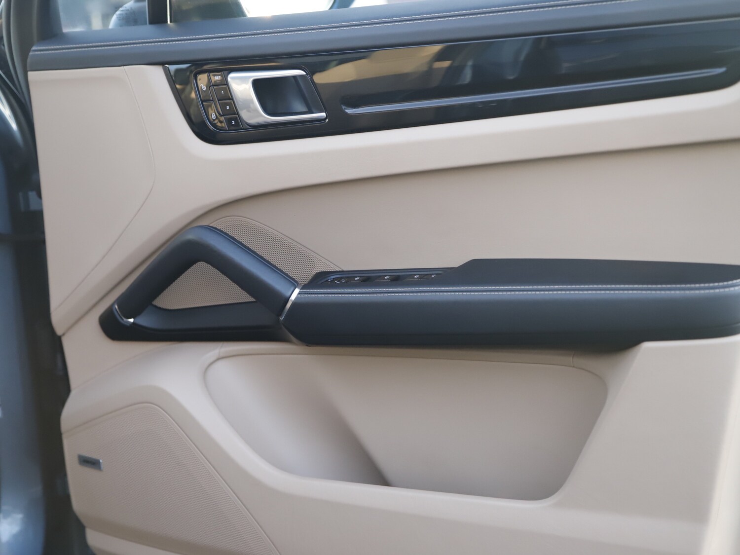 Used Porsche Cayenne 2018 for sale - 77106784: Photo 37