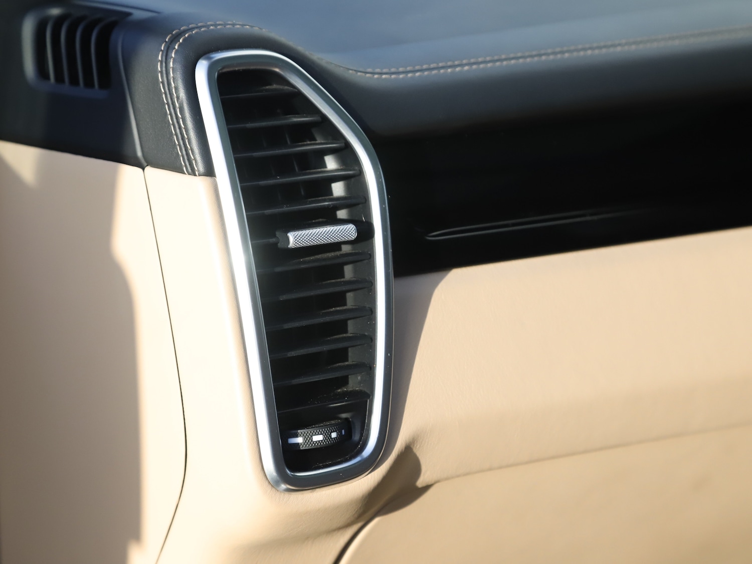 Used Porsche Cayenne 2018 for sale - 77106784: Photo 44