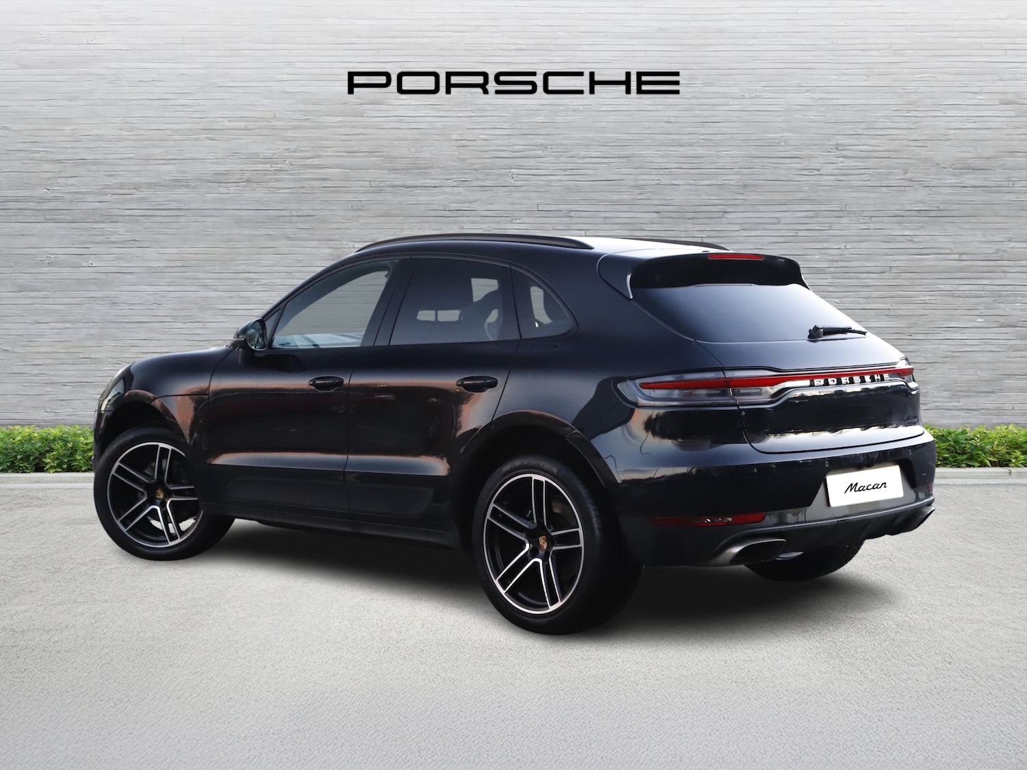 Used Porsche Macan 2019 for sale - 76884295: Photo 2