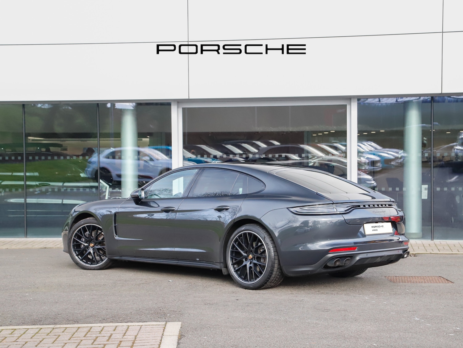 Used Porsche Panamera 2022 for sale - 77642137: Photo 3