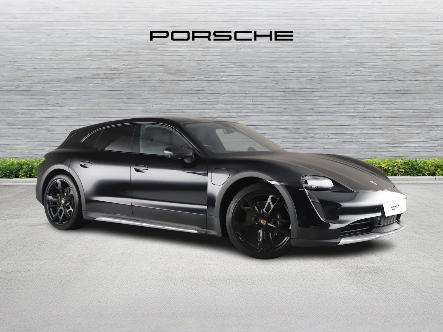 Used Porsche Taycan 2023 for sale - 76332990: Photo 1