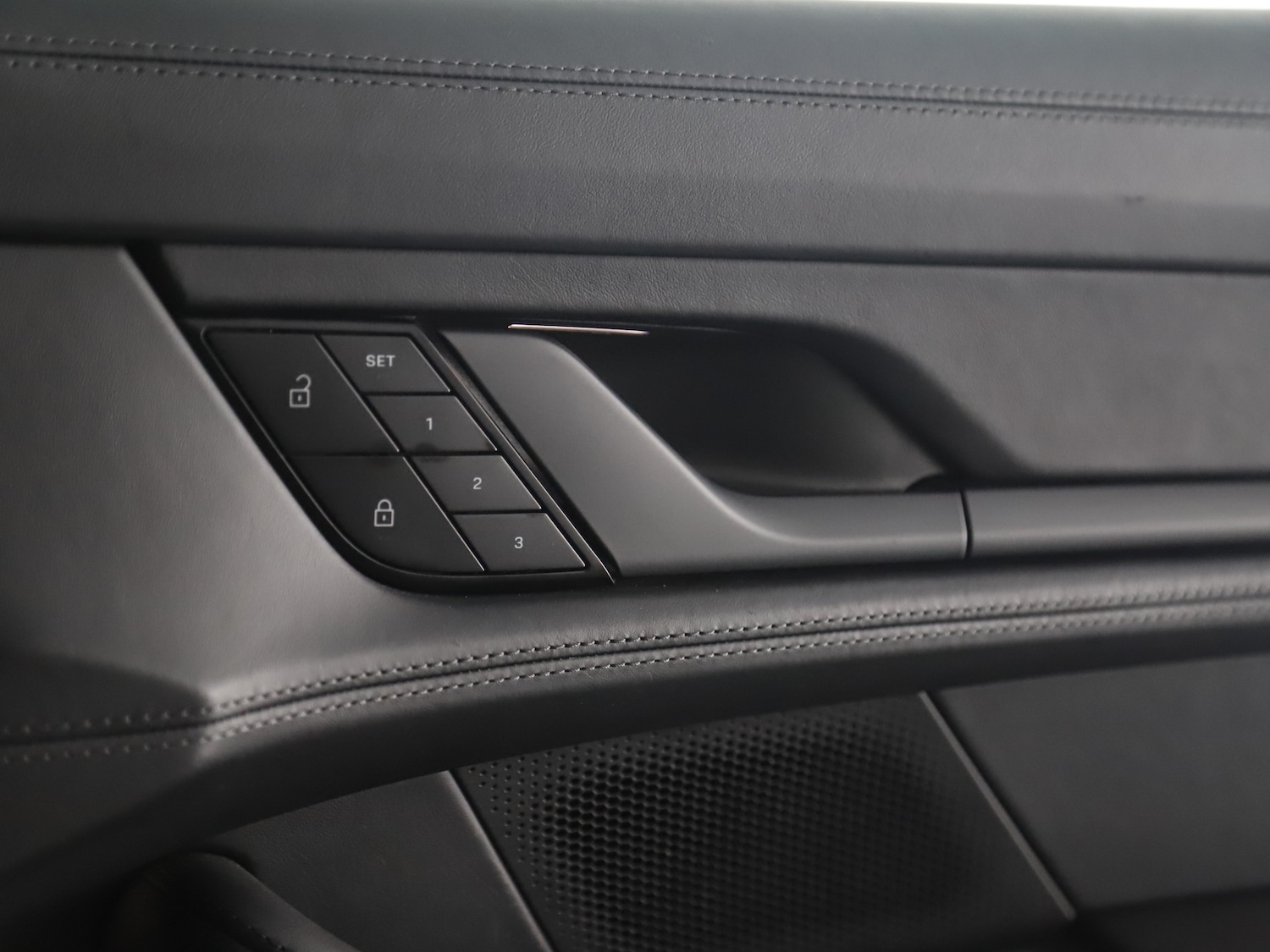 Used Porsche Taycan 2023 for sale - 76332990: Photo 13