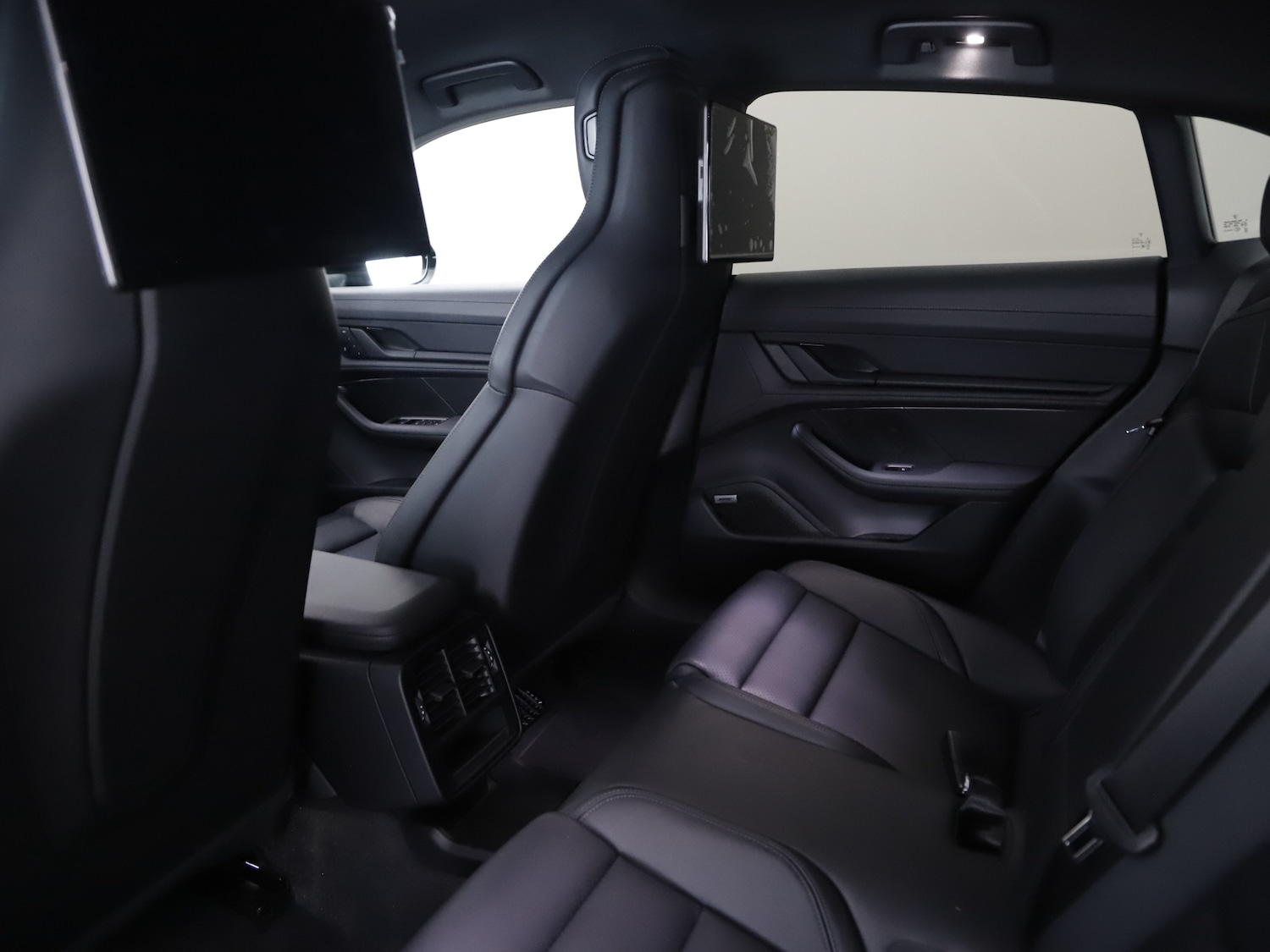 Used Porsche Taycan 2023 for sale - 76332990: Photo 18