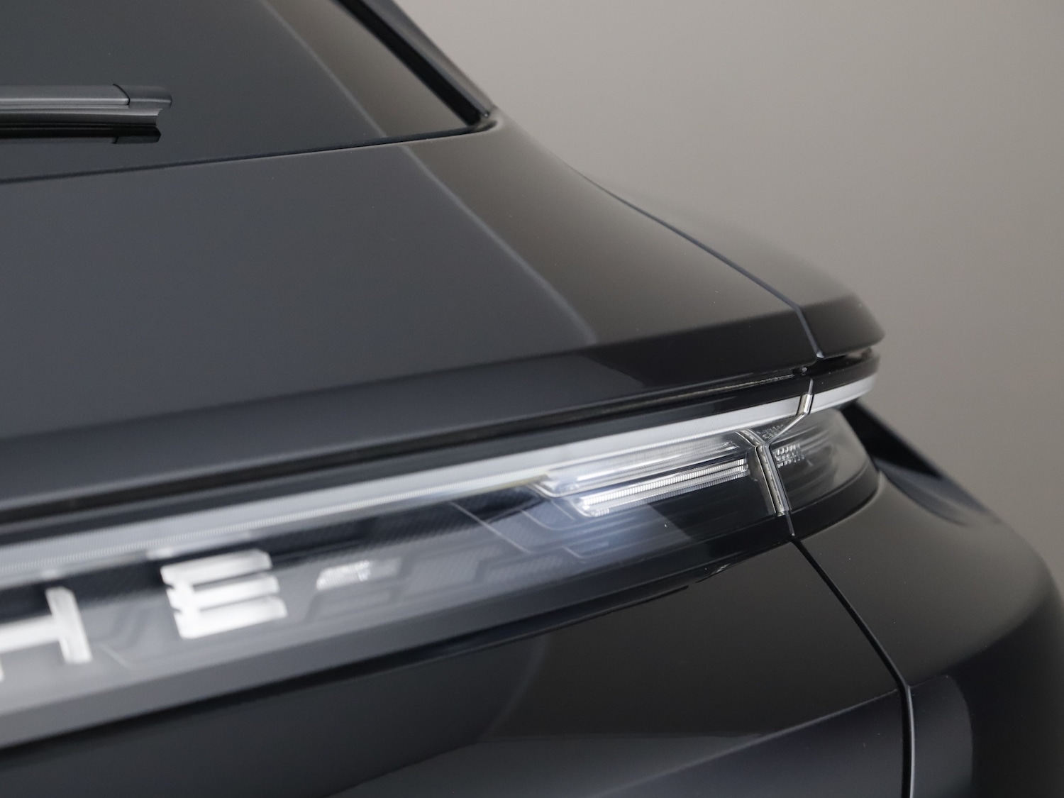 Used Porsche Taycan 2023 for sale - 76332990: Photo 34