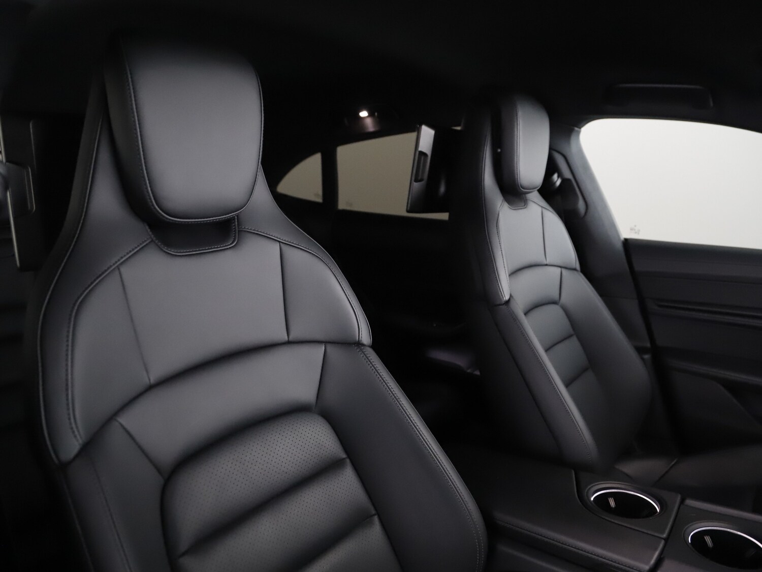 Used Porsche Taycan 2023 for sale - 76332990: Photo 38