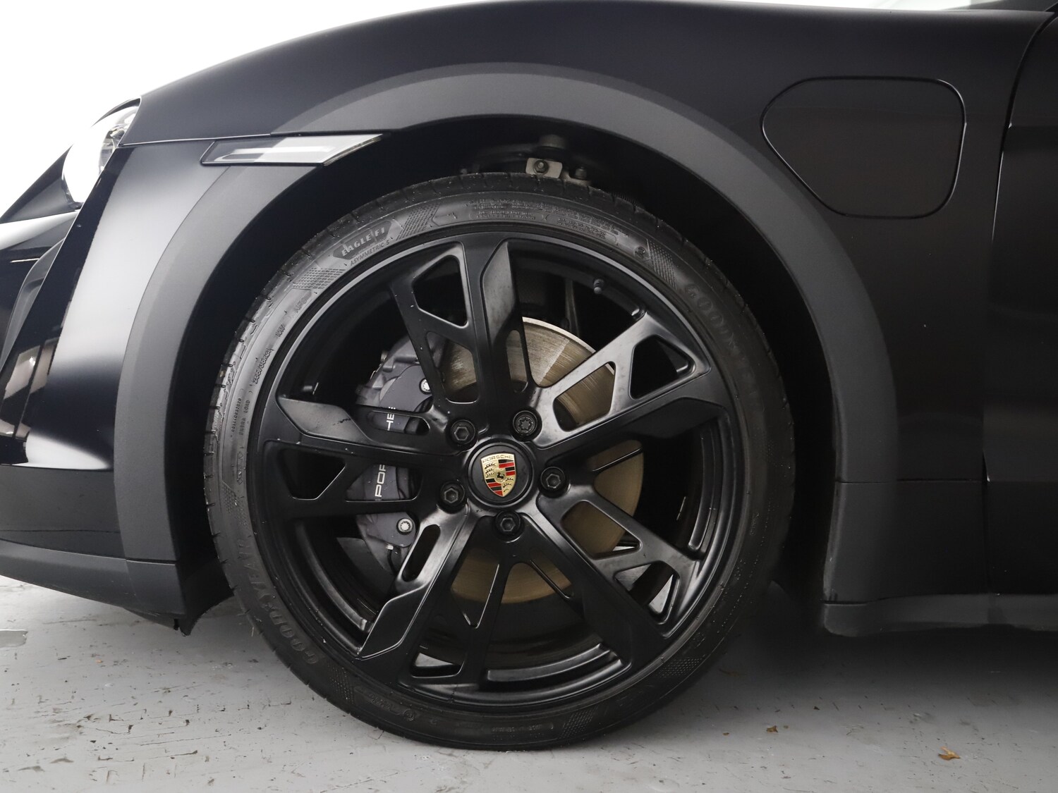 Used Porsche Taycan 2023 for sale - 76332990: Photo 4