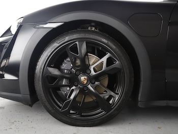 Used Porsche Taycan 2023 for sale - 76332990: Photo