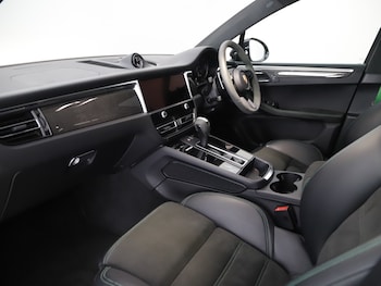 Used Porsche Macan 2023 for sale - 75528261: Photo