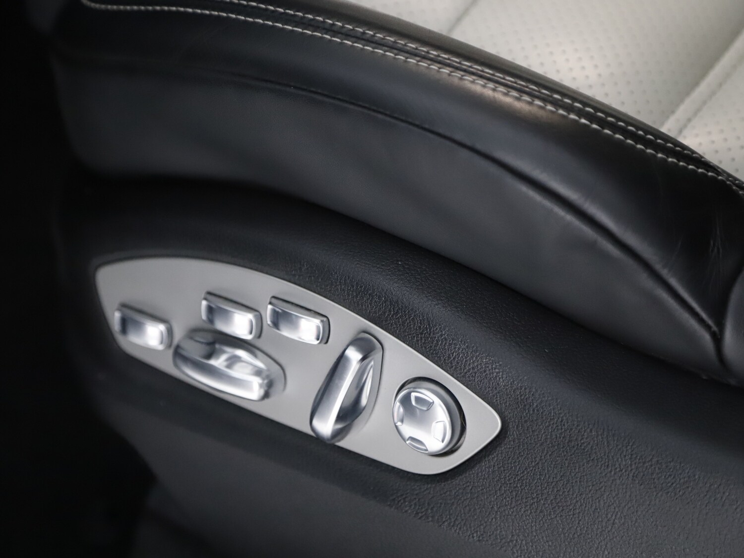 Used Porsche Macan 2017 for sale - 76344985: Photo 18