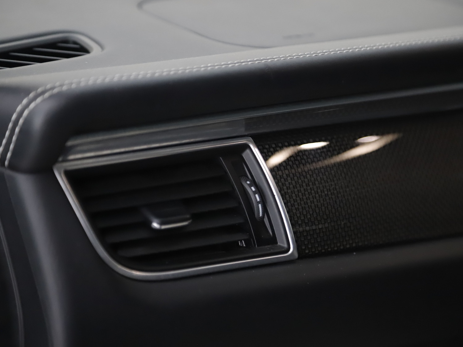 Used Porsche Macan 2017 for sale - 76344985: Photo 21