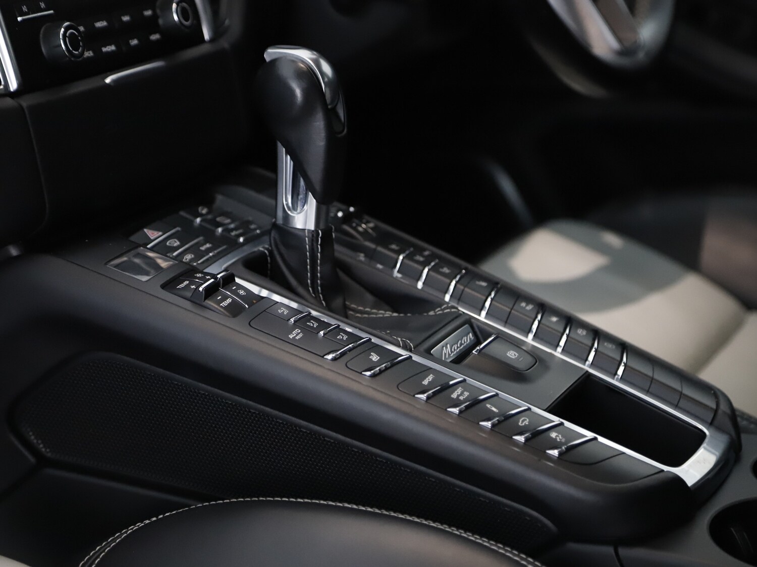 Used Porsche Macan 2017 for sale - 76344985: Photo 26