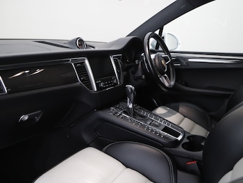 Used Porsche Macan 2017 for sale - 76344985: Photo