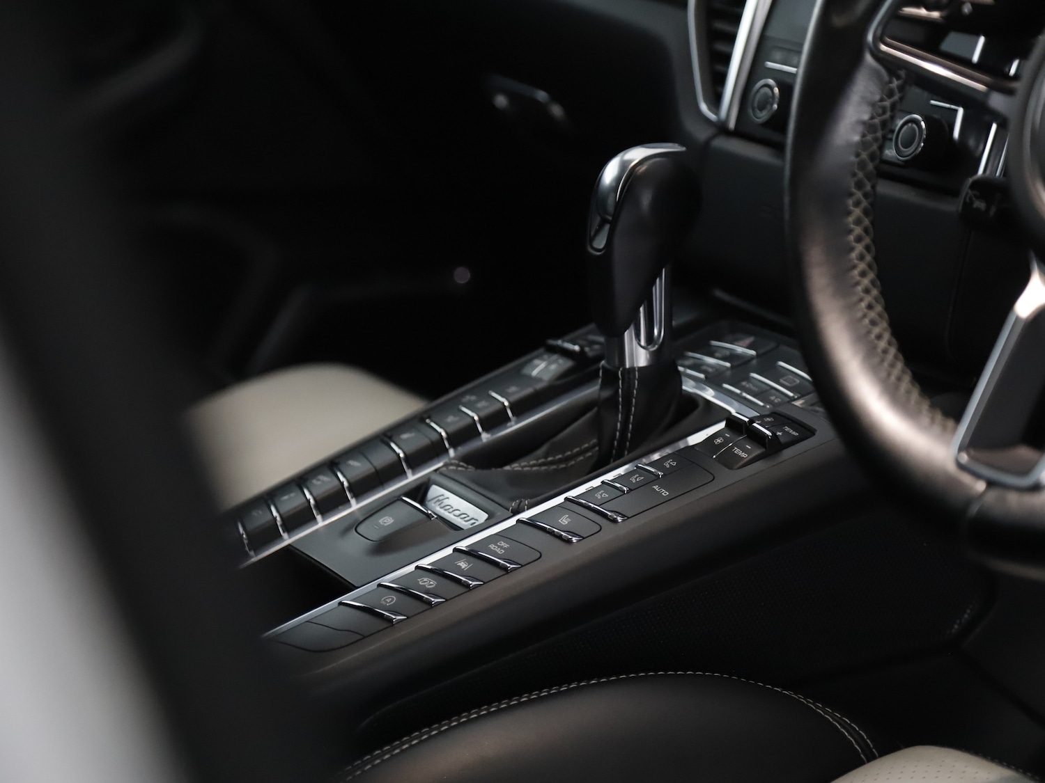 Used Porsche Macan 2017 for sale - 76344985: Photo 45