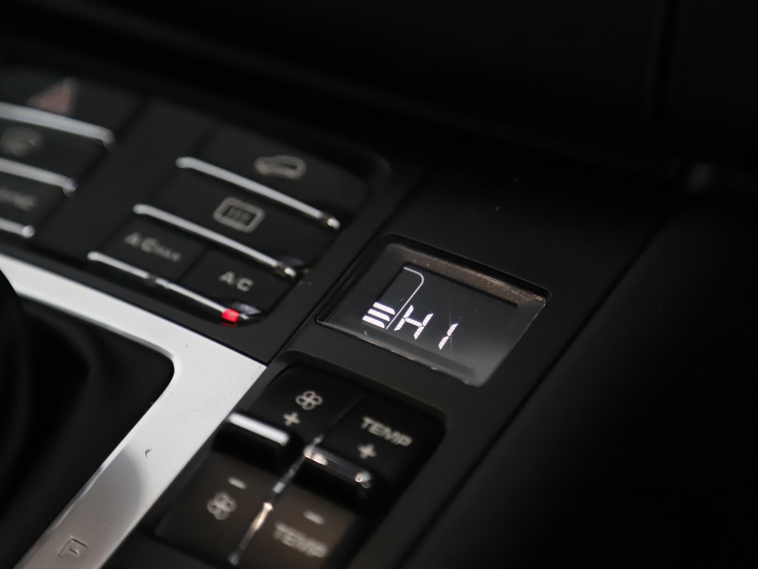 Used Porsche Macan 2017 for sale - 76344985: Photo 47