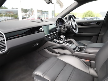 Used Porsche Cayenne 2023 for sale - 78943885: Photo