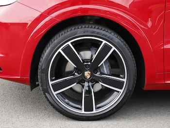 Used Porsche Cayenne 2023 for sale - 78943885: Photo