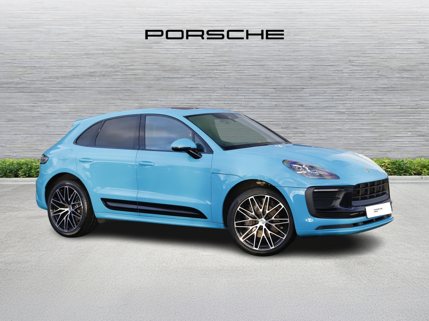 Used Porsche Macan 2022 for sale - 76711907: Photo 2