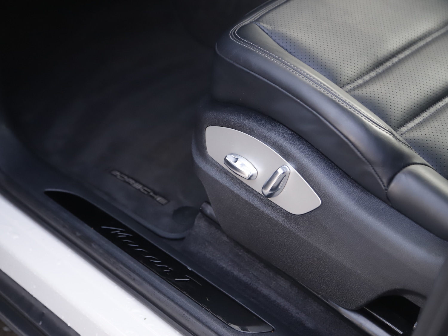 Used Porsche Macan 2024 for sale - 77494114: Photo 26