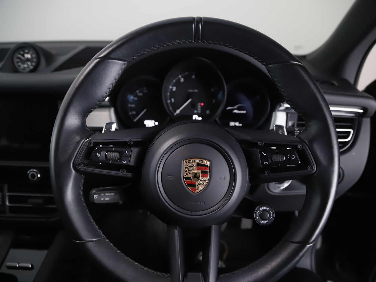 Used Porsche Macan 2023 for sale - 76344983: Photo 26