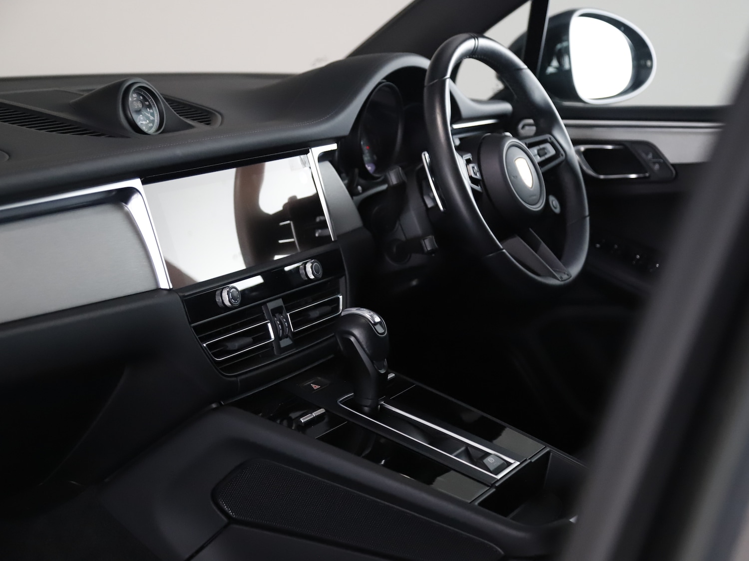 Used Porsche Macan 2023 for sale - 76344983: Photo 29
