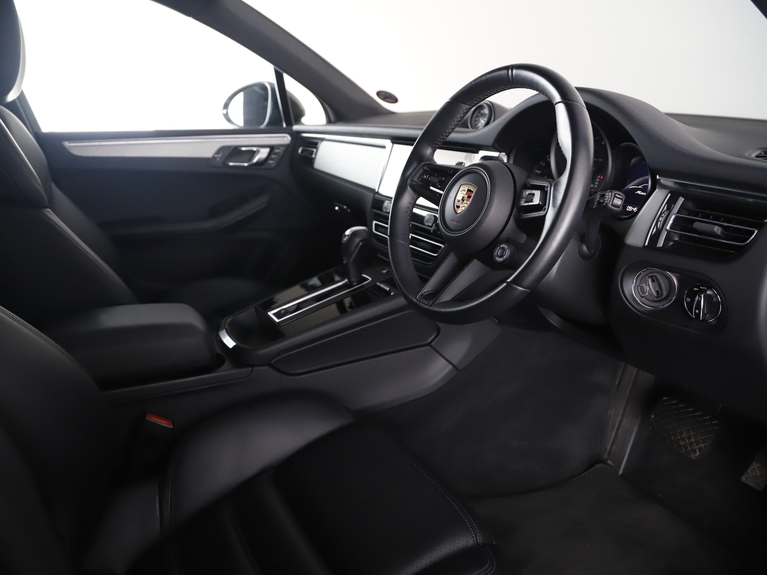 Used Porsche Macan 2023 for sale - 76344983: Photo 31