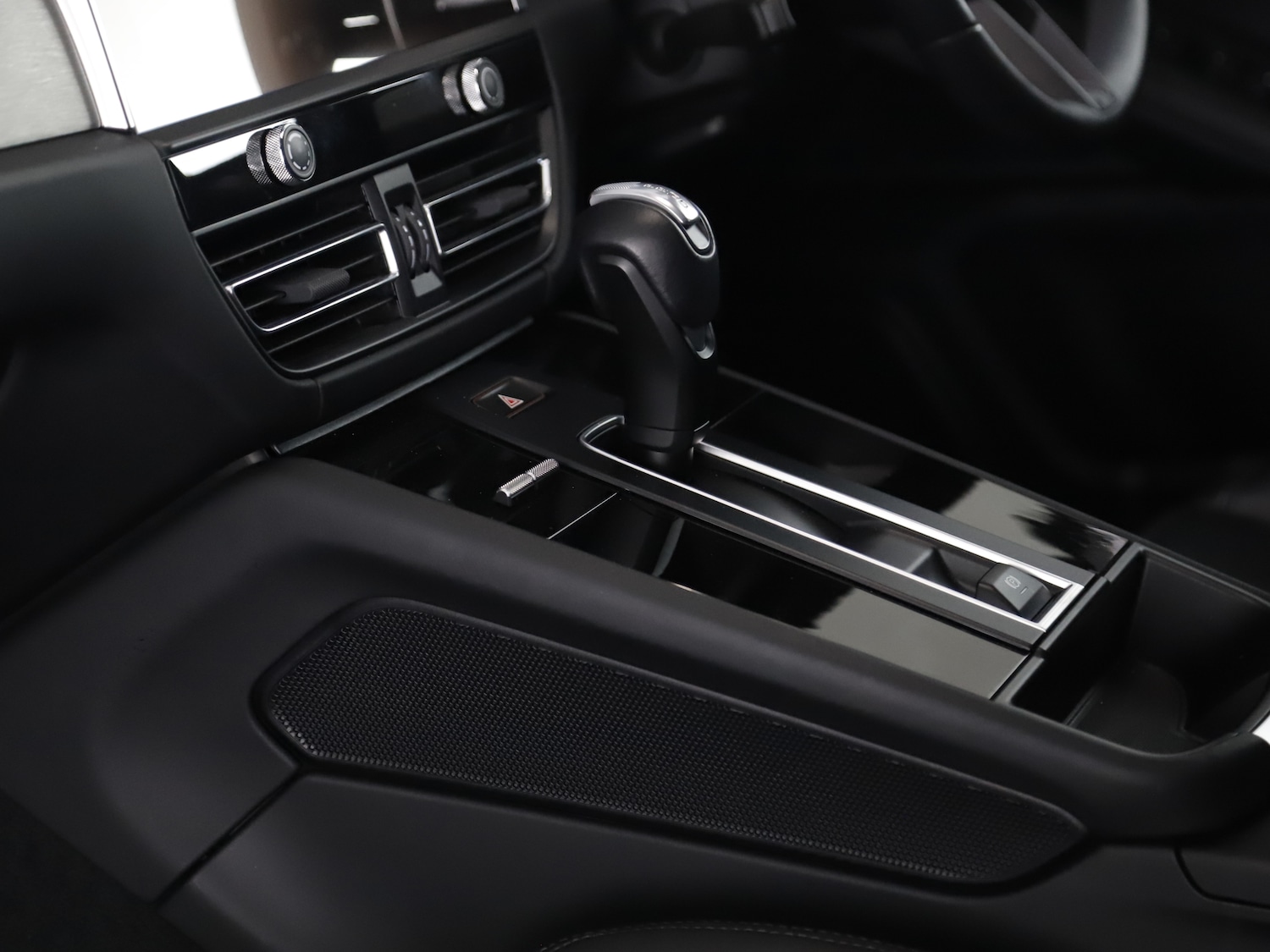 Used Porsche Macan 2023 for sale - 76344983: Photo 32