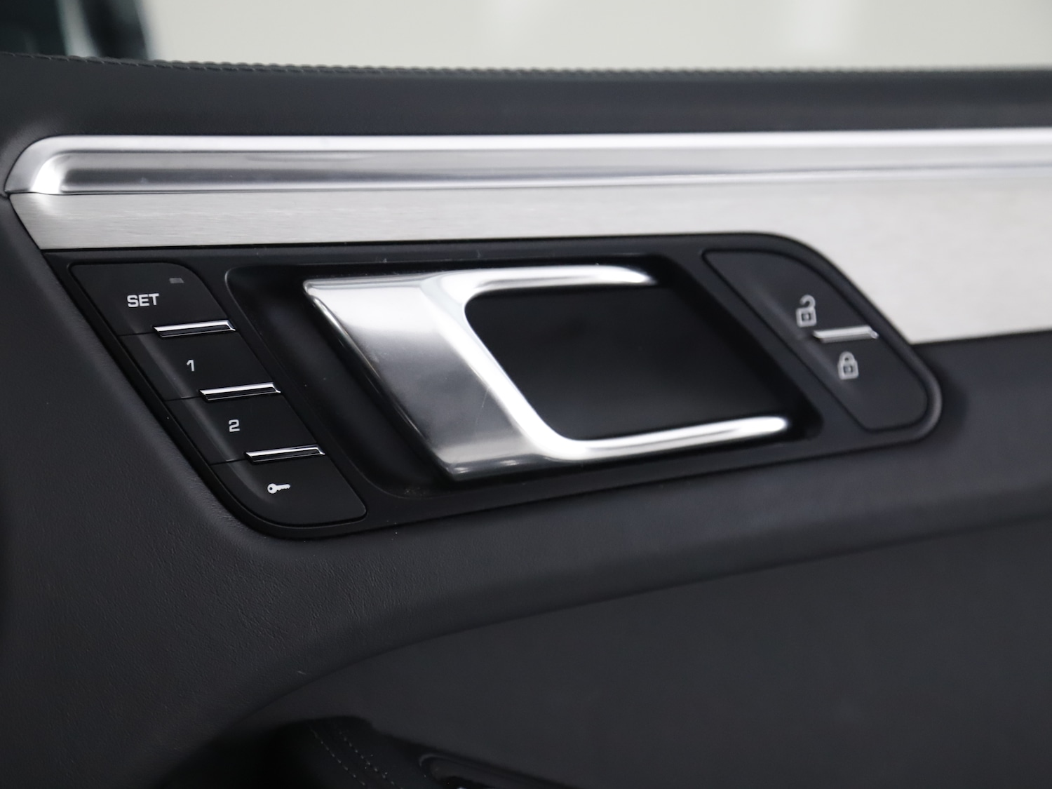 Used Porsche Macan 2023 for sale - 76344983: Photo 33