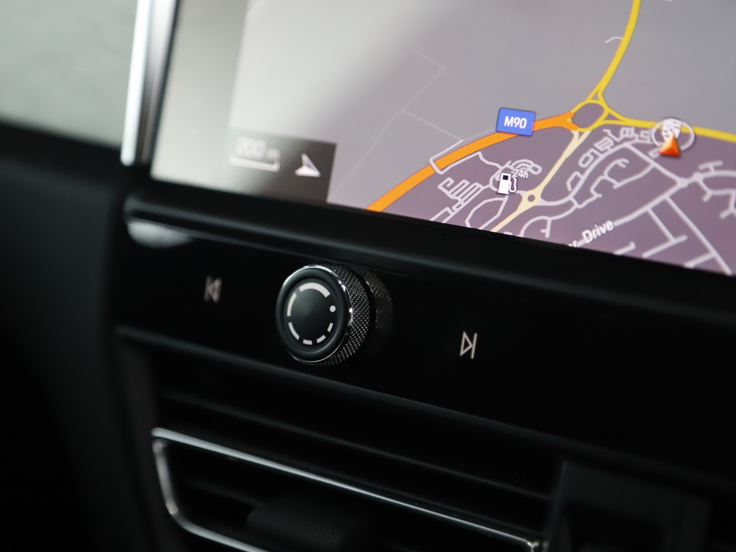 Used Porsche Macan 2023 for sale - 76344983: Photo 36