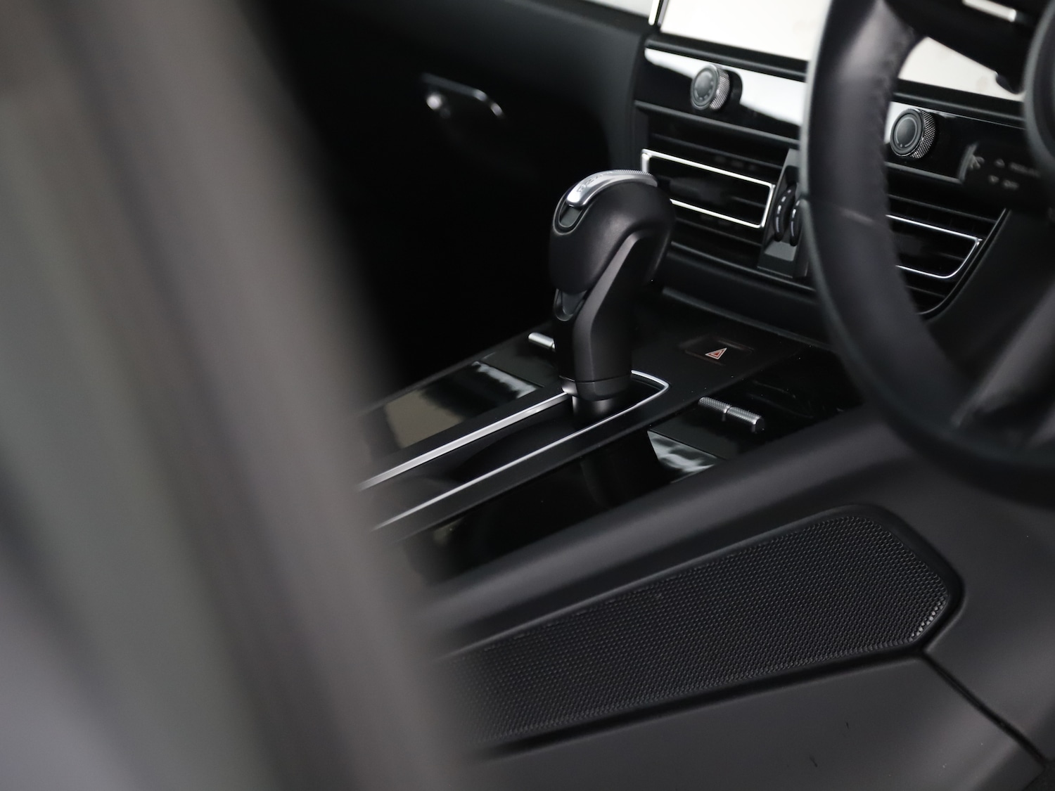 Used Porsche Macan 2023 for sale - 76344983: Photo 42