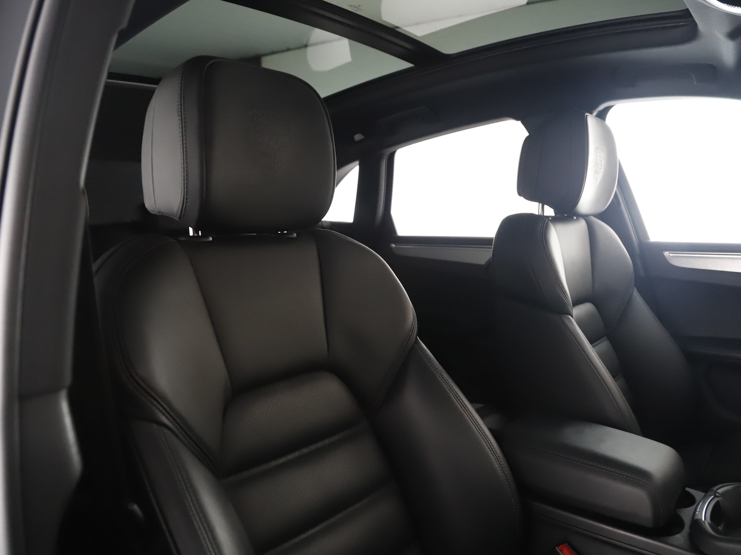 Used Porsche Macan 2023 for sale - 76344983: Photo 50