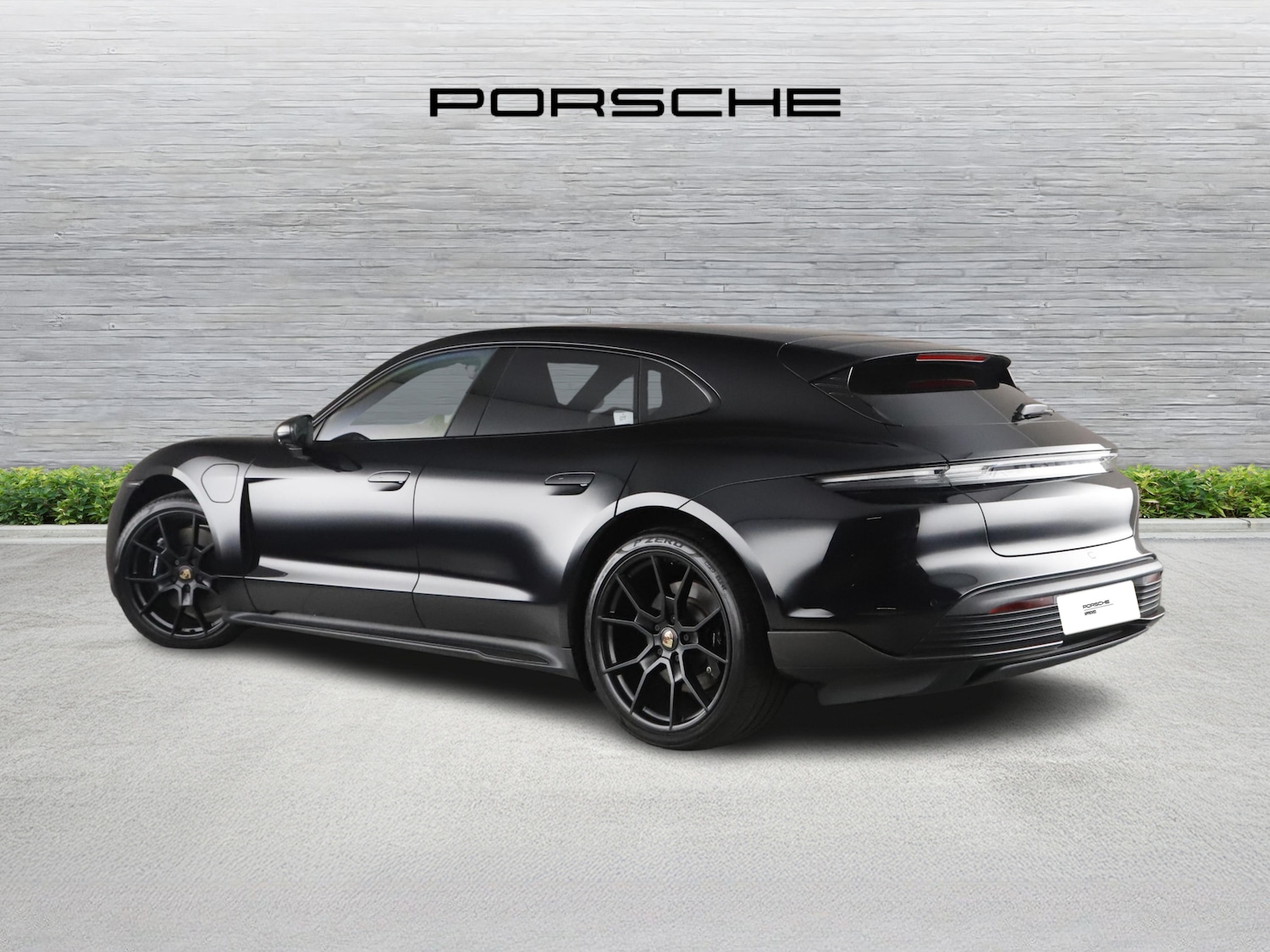 Used Porsche Taycan 2022 for sale - 76184802: Photo 2
