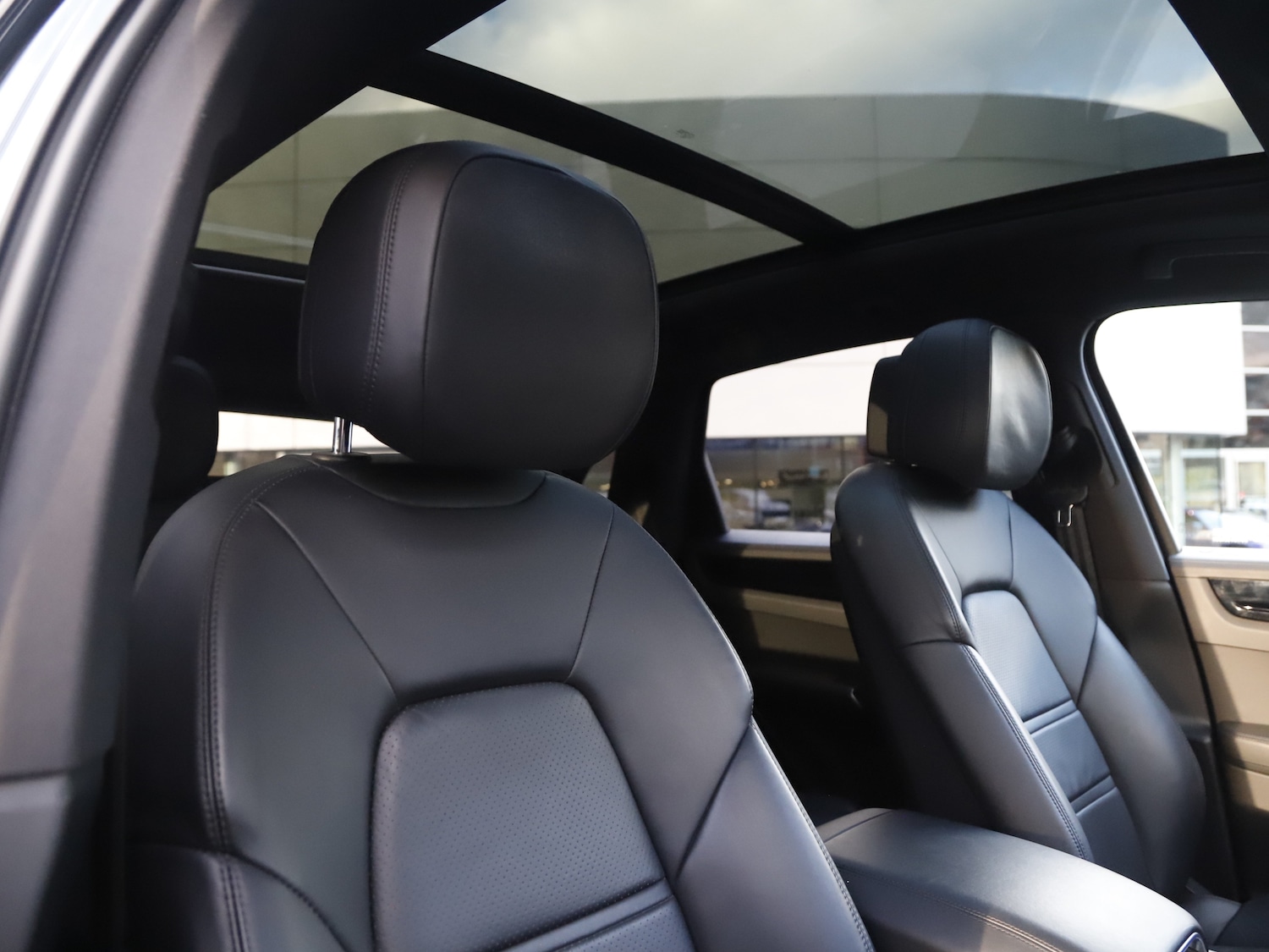 Used Porsche Cayenne 2019 for sale - 76546020: Photo 32