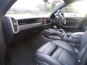 Used Porsche Cayenne 2019 for sale - 76546020: Photo