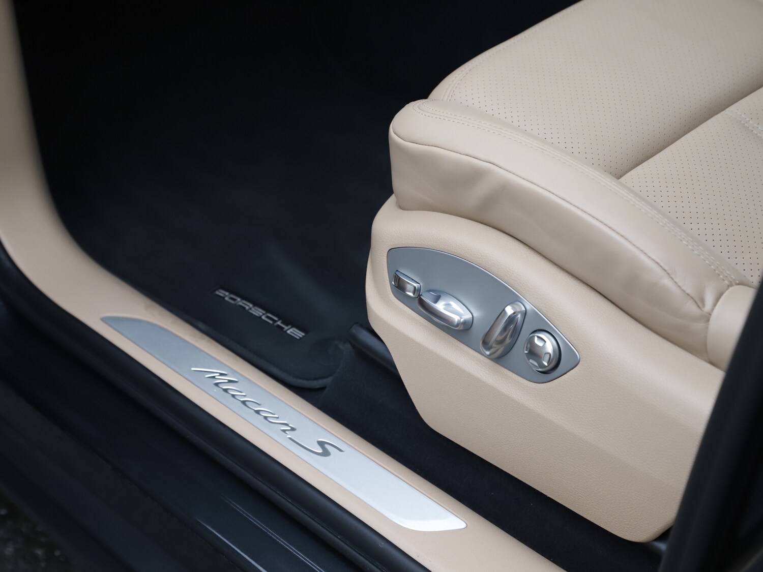 Used Porsche Macan 2024 for sale - 77172407: Photo 43