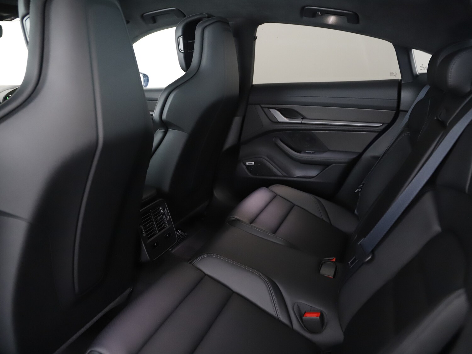 Used Porsche Taycan 2021 for sale - 76303445: Photo 29